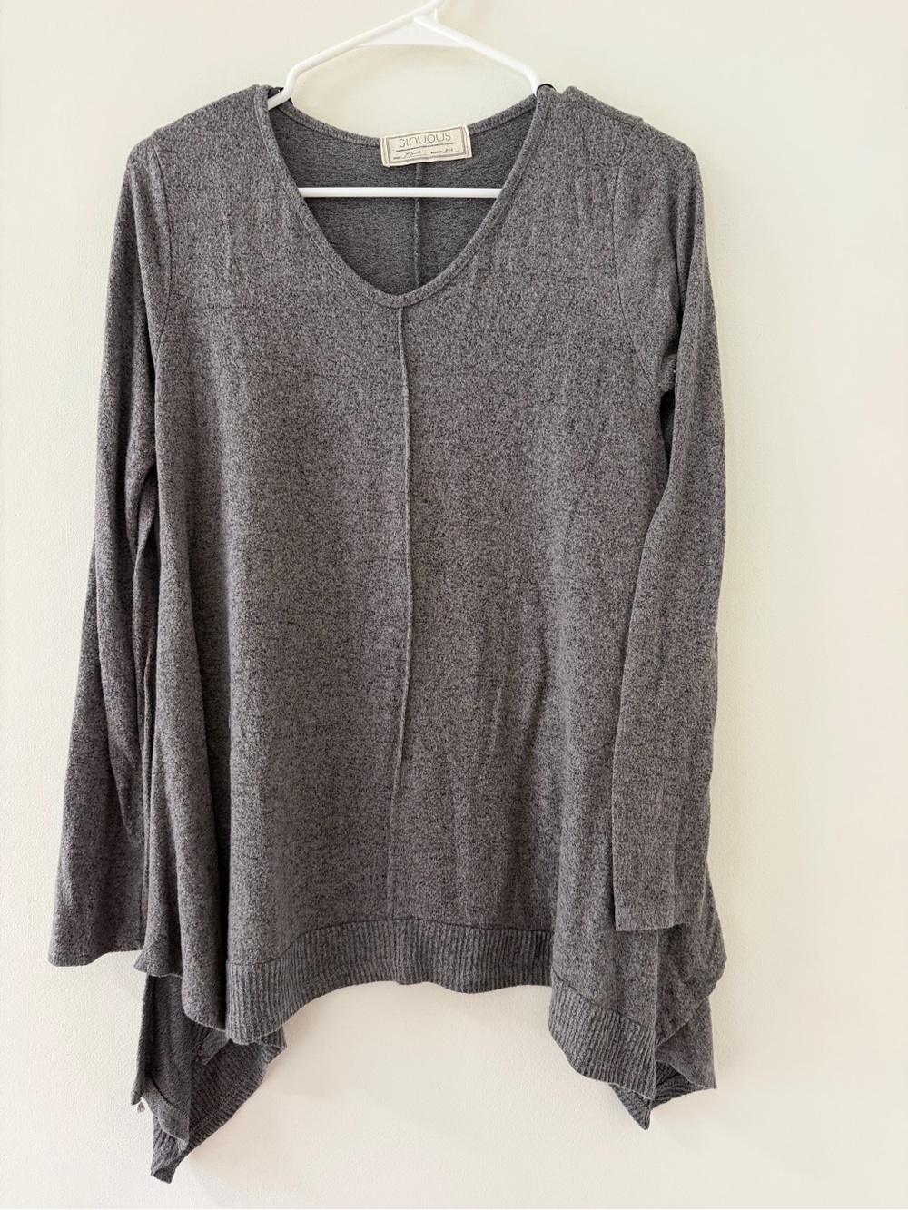 Sinuous Women's Gray V-Neck Long Sleeve Tunic Sweater